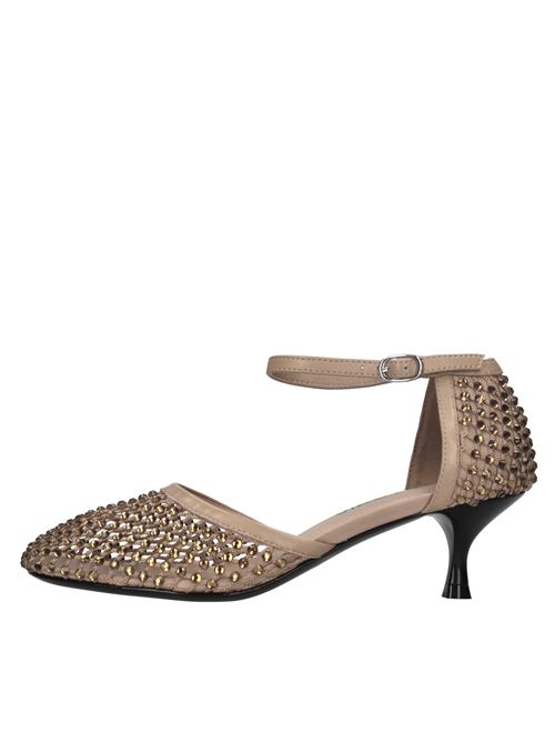  STRATEGIA | R15 CONNIESAHARA